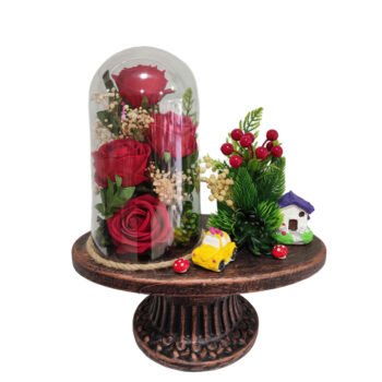 Cam Fanusta Kırmızı Gül Aranjmanı – Dekoratif Yapay Çiçek ve Mini Bahçe Tasarımı