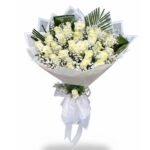 İthal 41 Beyaz Gül Buketi – Zarif ve Şık Beyaz Gül Aranjmanı